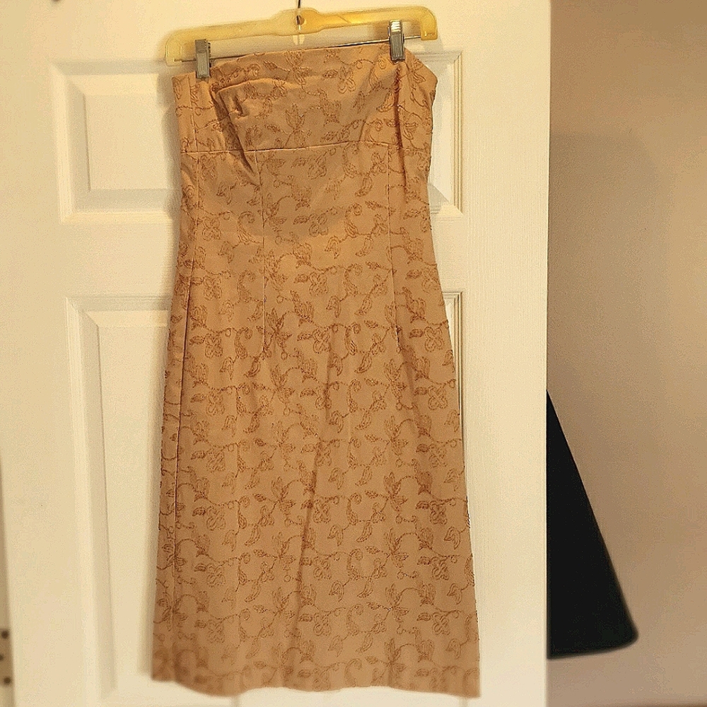 Nude Fitted Cocktail Dress Strapless